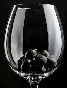 wine black fruits glass