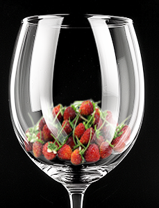 wine wild strawberries glass