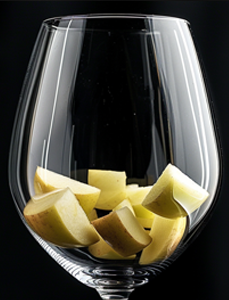 yellow apple wine glass